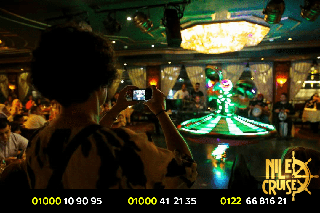 عروض البواخر النيلية المتحركة بالقاهرة